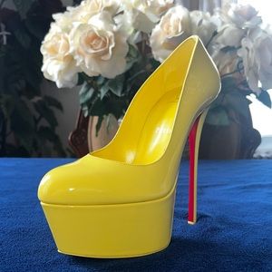 Christian Louboutin Dolly Alta Patent Leather Pump RSP $1195 8.5 US / 38.5 EU/FR